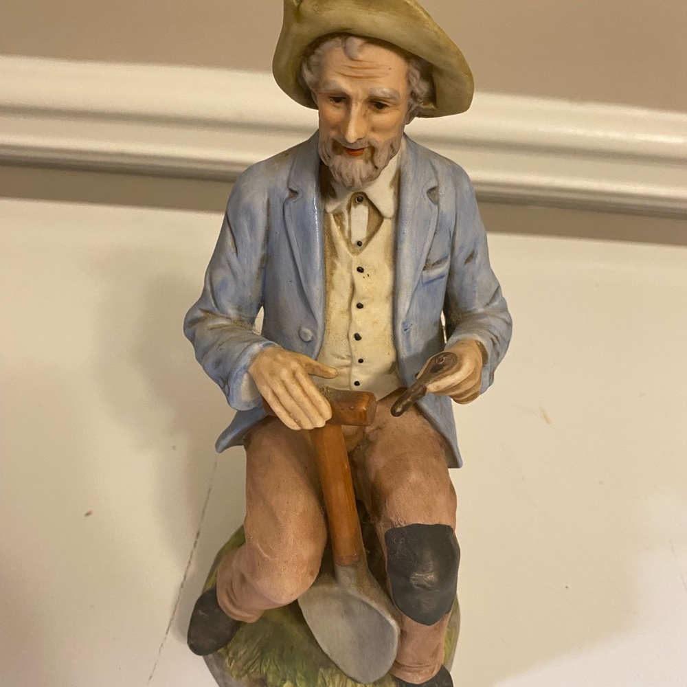 Figurine